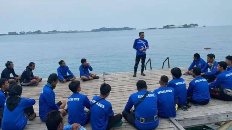 Sudin KPKP Kepulauan Seribu Menggelar Pelatihan Selam Lanjutan untuk Tingkatkan Ekonomi Lokal