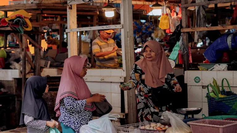 Pengusaha Ungkap Uang Semakin Menipis Kelas Menengah Lebih Pilih Barang Murah