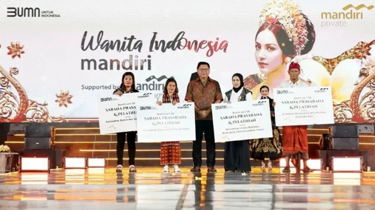 Bank Mandiri Dorong Industri Tenun Tradisional Indonesia ke Tingkat Internasional