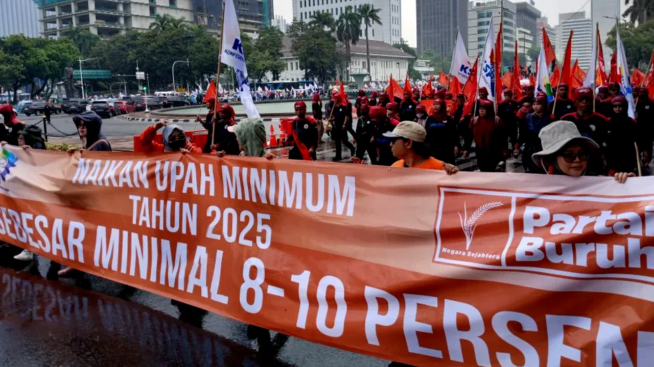 Pengumuman Kenaikan UMP 2025 Dibatalkan Hari Ini